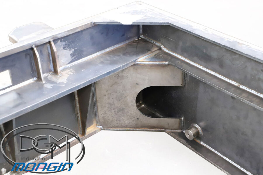 Petite Structure Me?cano-Soude?e